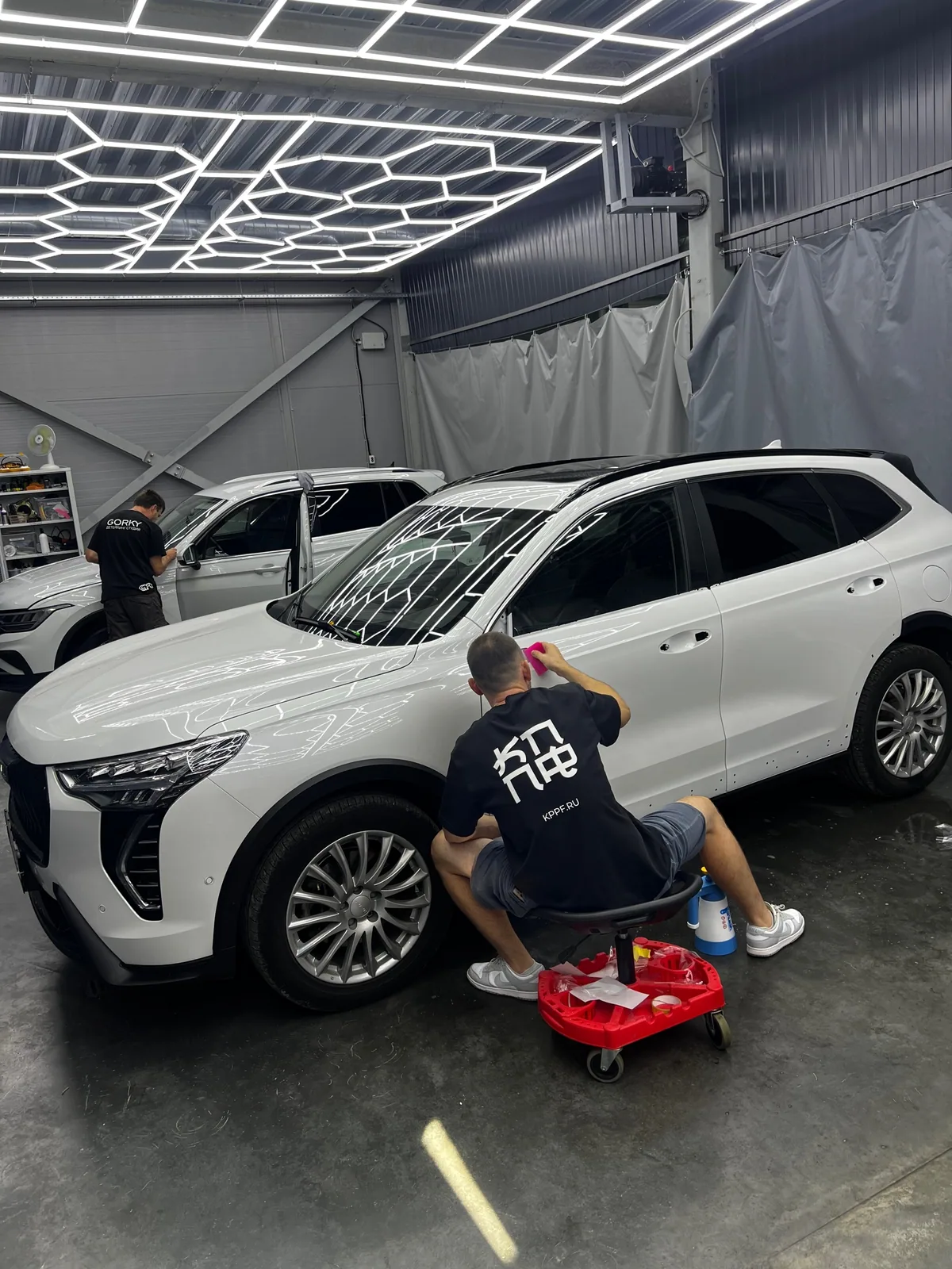 Haval Jolion в полной оклейке.